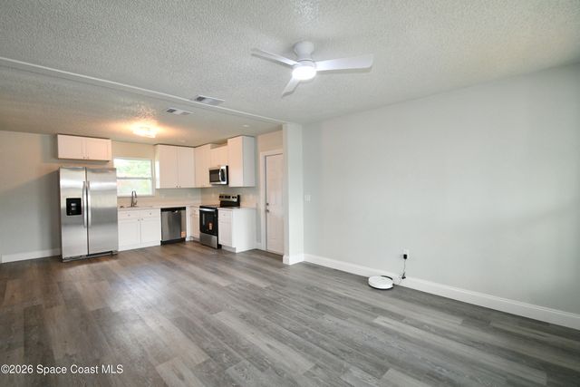 919 Colonial Avenue SE, Palm Bay, FL 32909