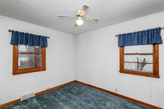 1306 Ridgeway Drive, Newton, IA 50208