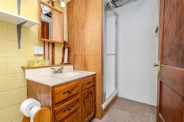 1306 Ridgeway Drive, Newton, IA 50208