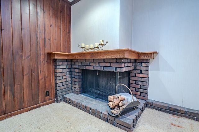 1306 Ridgeway Drive, Newton, IA 50208