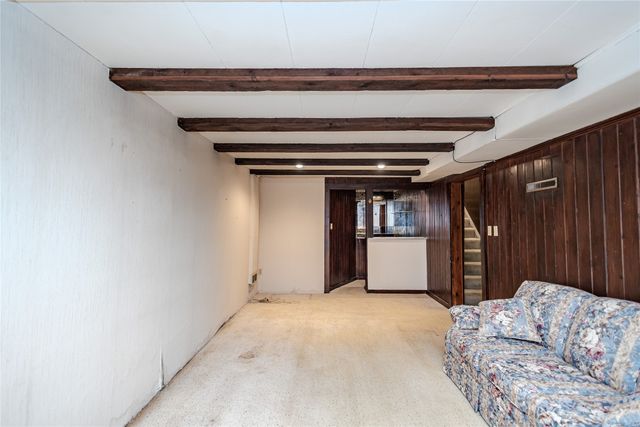 1306 Ridgeway Drive, Newton, IA 50208