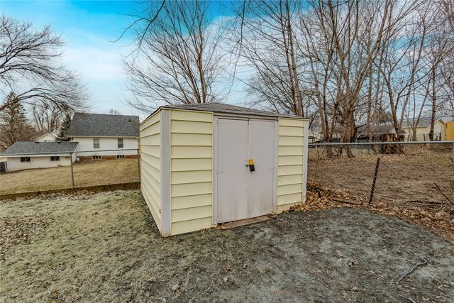 1306 Ridgeway Drive, Newton, IA 50208