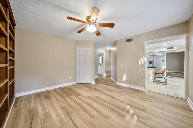9814 King Circle S, Manvel, TX 77578