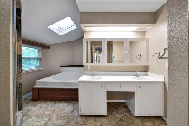 9814 King Circle S, Manvel, TX 77578