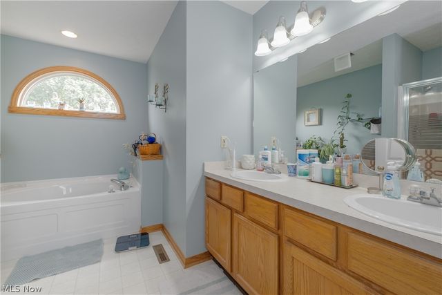 7540 Cheverton Circle NW, Massillon, OH 44646