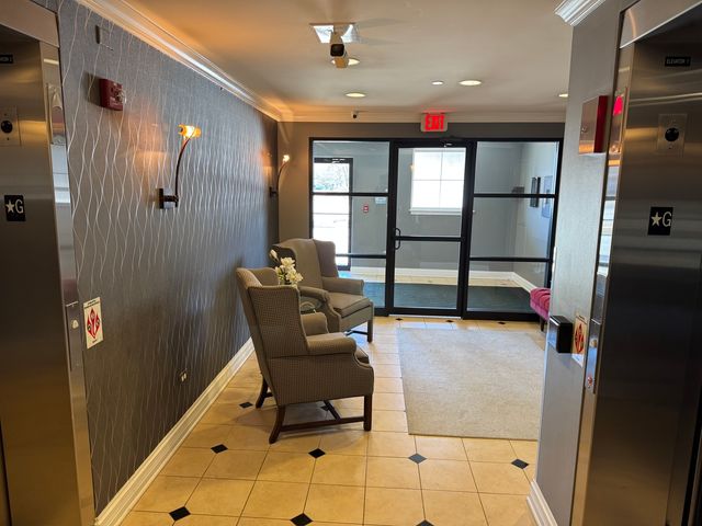 77 N Quentin Road 305, Palatine, IL 60067