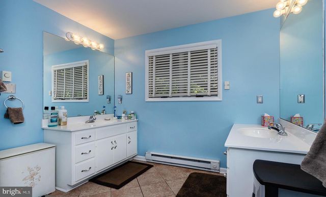 4728 GREAT OAK LN, Harrisburg, PA 17110
