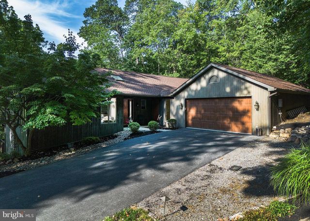 4728 GREAT OAK LN, Harrisburg, PA 17110