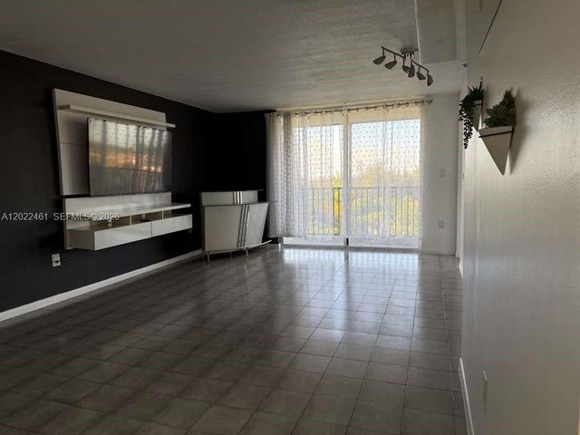 900 NE 195th Street 618, Miami, FL 33179