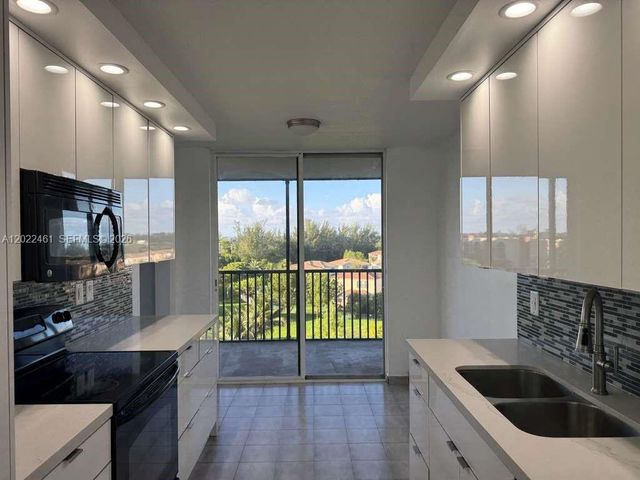 900 NE 195th Street 618, Miami, FL 33179