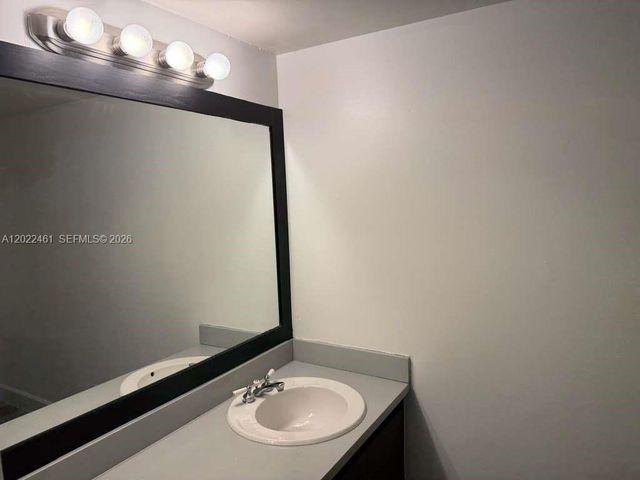 900 NE 195th Street 618, Miami, FL 33179