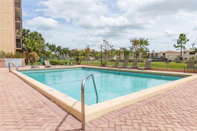 900 NE 195th Street 618, Miami, FL 33179