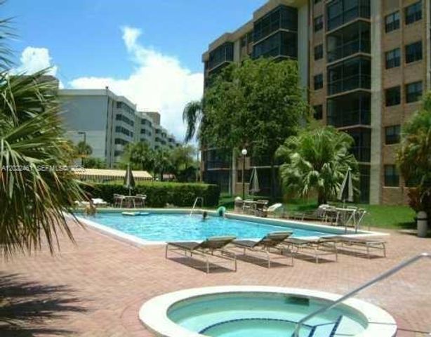 900 NE 195th Street 618, Miami, FL 33179