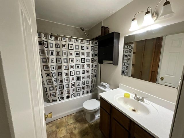 780 N Glenwood DRIVE, Silver Lake, WI 53170