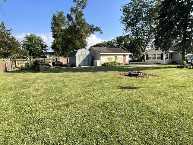 780 N Glenwood DRIVE, Silver Lake, WI 53170
