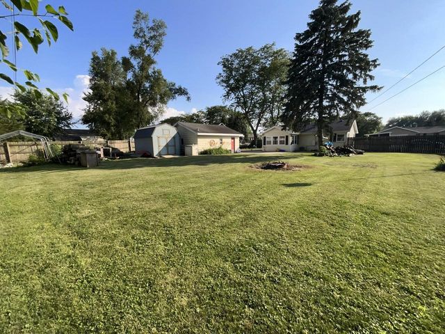 780 N Glenwood DRIVE, Silver Lake, WI 53170