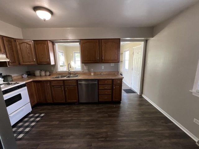 780 N Glenwood DRIVE, Silver Lake, WI 53170