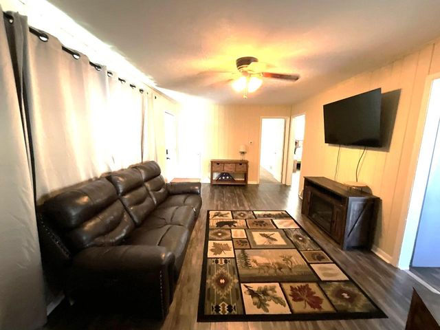 780 N Glenwood DRIVE, Silver Lake, WI 53170