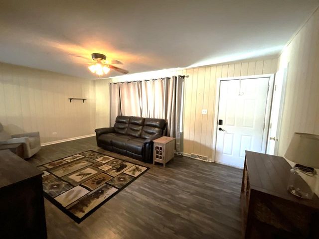 780 N Glenwood DRIVE, Silver Lake, WI 53170