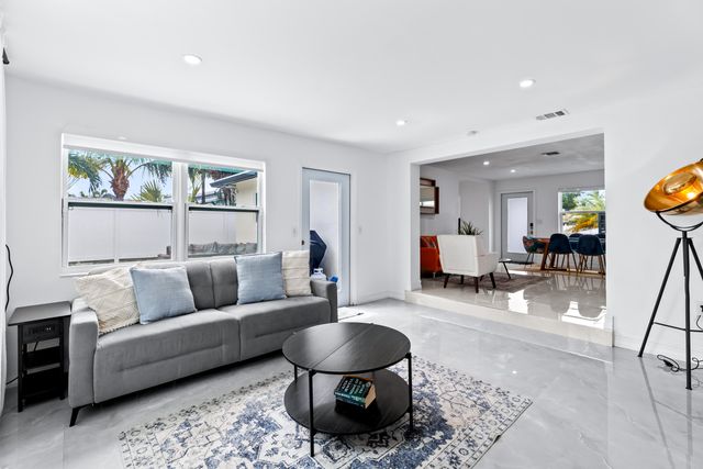 5530 NE 18th Avenue, Fort Lauderdale, FL 33334