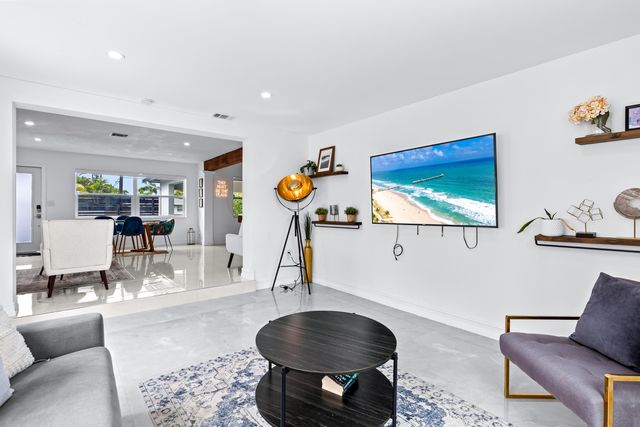 5530 NE 18th Avenue, Fort Lauderdale, FL 33334