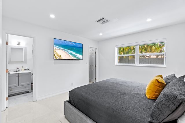 5530 NE 18th Avenue, Fort Lauderdale, FL 33334