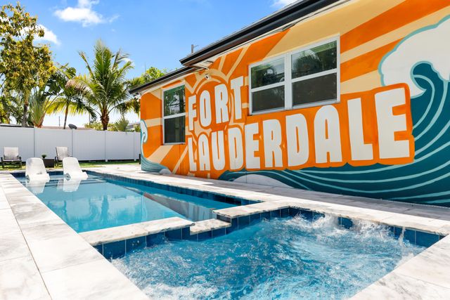 5530 NE 18th Avenue, Fort Lauderdale, FL 33334