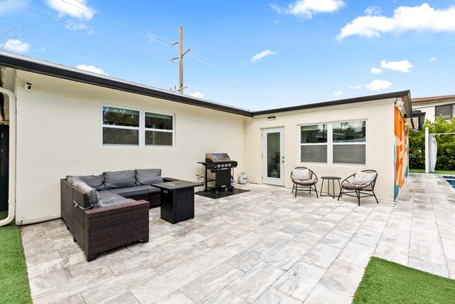 5530 NE 18th Avenue, Fort Lauderdale, FL 33334