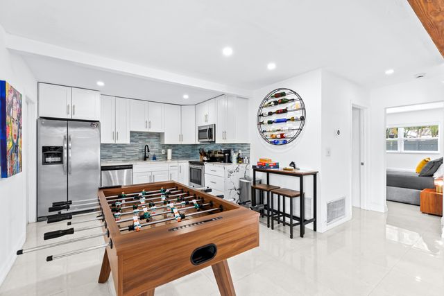 5530 NE 18th Avenue, Fort Lauderdale, FL 33334