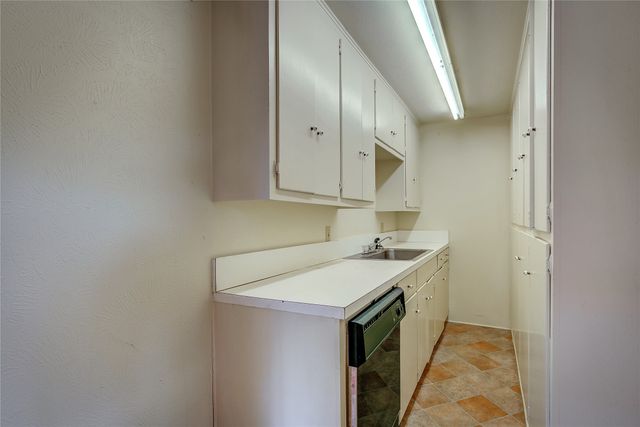 7 Oak Village Drive, Greenville, TX 75402
