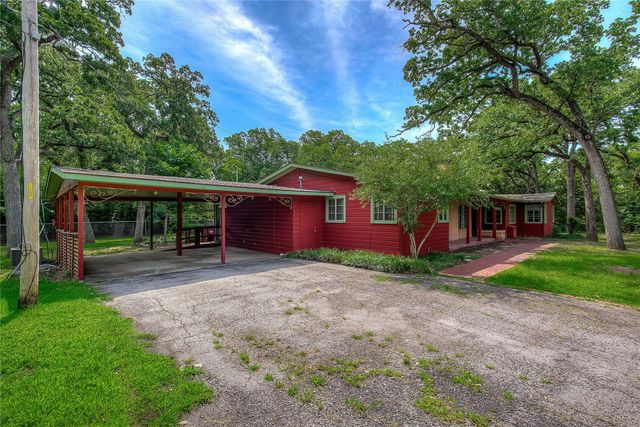 7 Oak Village Drive, Greenville, TX 75402