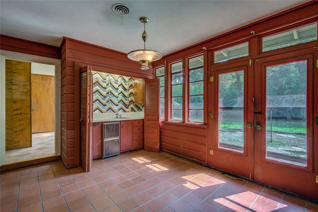 7 Oak Village Drive, Greenville, TX 75402