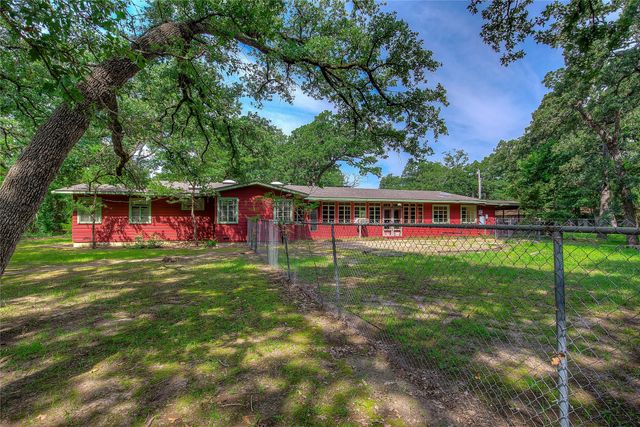7 Oak Village Drive, Greenville, TX 75402