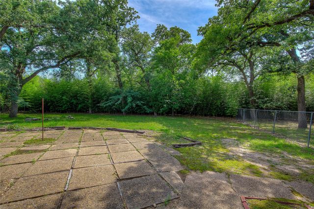 7 Oak Village Drive, Greenville, TX 75402
