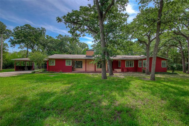 7 Oak Village Drive, Greenville, TX 75402