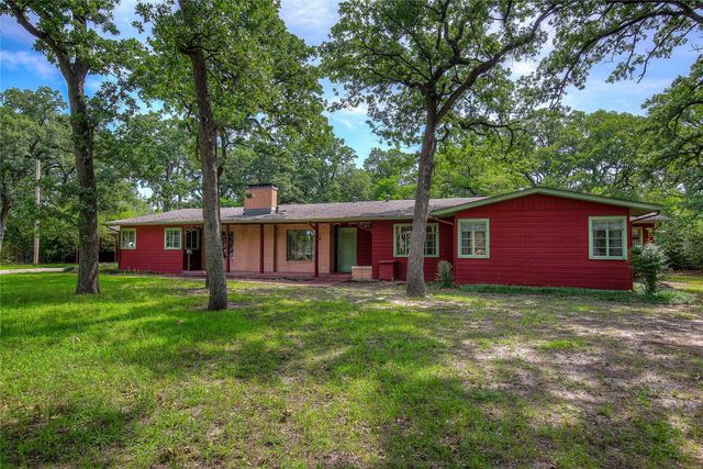 7 Oak Village Drive, Greenville, TX 75402