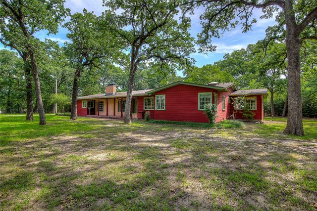 7 Oak Village Drive, Greenville, TX 75402