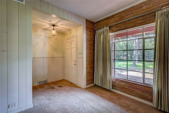 7 Oak Village Drive, Greenville, TX 75402