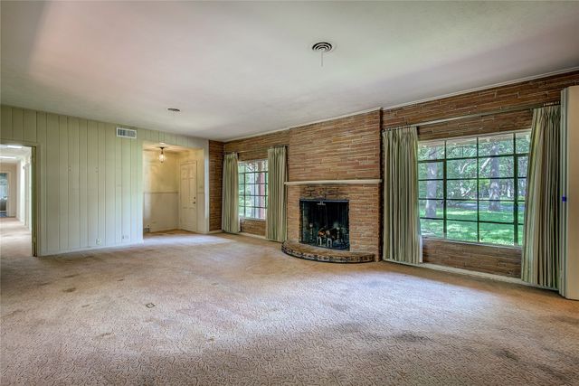 7 Oak Village Drive, Greenville, TX 75402