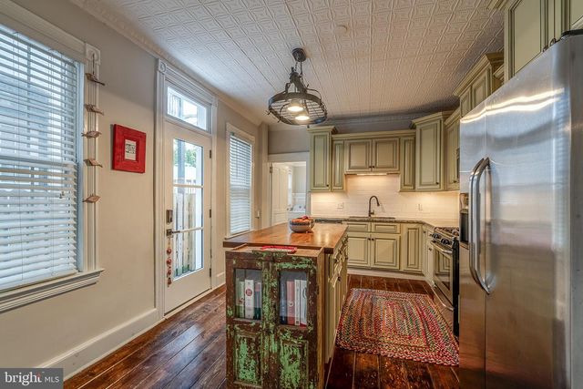 320 E NEW ST, Lancaster, PA 17602