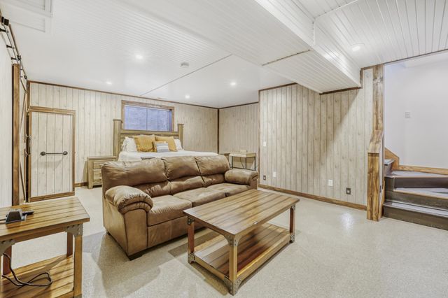 401 Highway 7, Excelsior, MN 55331