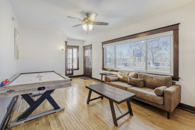 401 Highway 7, Excelsior, MN 55331