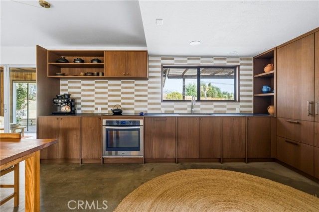 6381 Airway Avenue, Yucca Valley, CA 92284