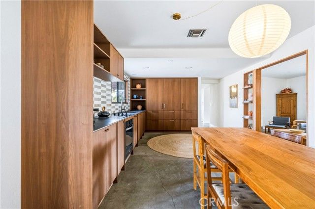 6381 Airway Avenue, Yucca Valley, CA 92284