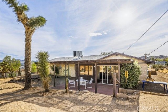 6381 Airway Avenue, Yucca Valley, CA 92284