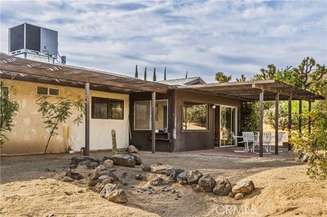 6381 Airway Avenue, Yucca Valley, CA 92284