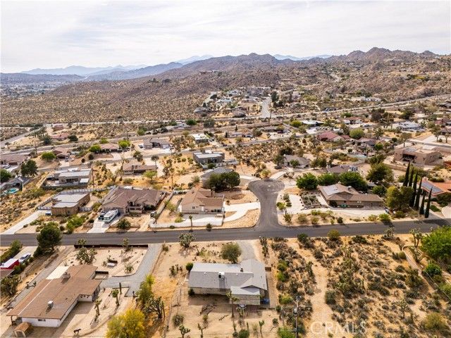 6381 Airway Avenue, Yucca Valley, CA 92284