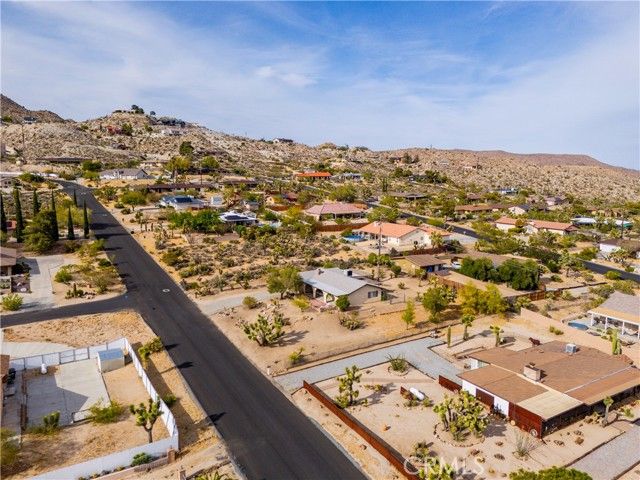 6381 Airway Avenue, Yucca Valley, CA 92284