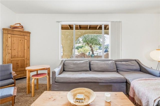 6381 Airway Avenue, Yucca Valley, CA 92284