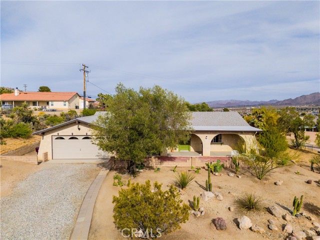 6381 Airway Avenue, Yucca Valley, CA 92284